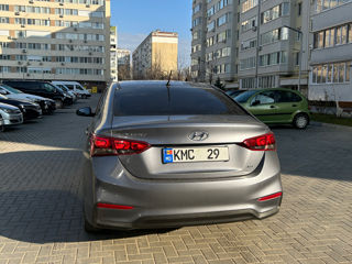 Hyundai Accent foto 2