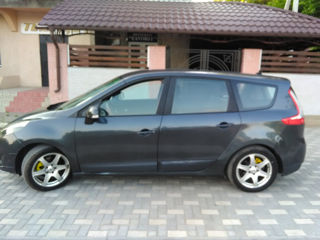 Renault Grand Scenic foto 6