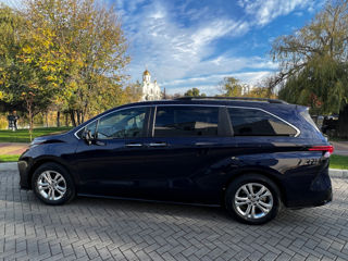 Toyota Sienna foto 4