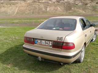 Toyota Carina foto 4