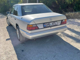 Mercedes Series (W124) foto 3