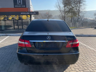 Mercedes E-Class foto 2