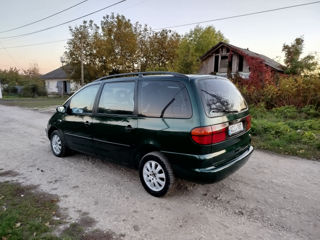 Volkswagen Sharan foto 1