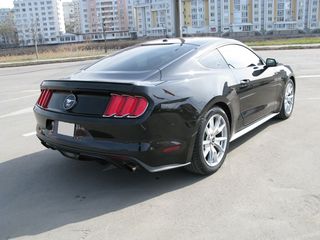 Ford Mustang foto 4