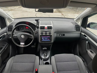 Volkswagen Touran foto 9