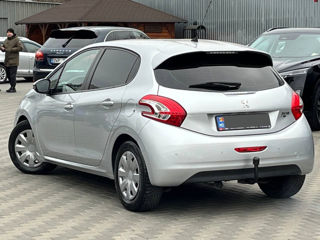 Peugeot 208 foto 5