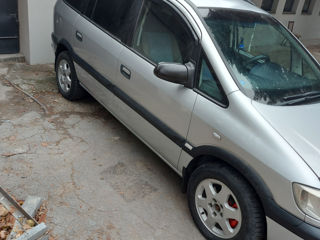 Opel Zafira foto 4