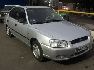 Hyundai Accent foto 1