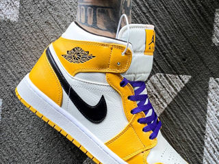 Nike Air Jordan 1 Retro High Lakers