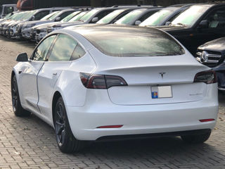 Tesla Model 3 foto 3