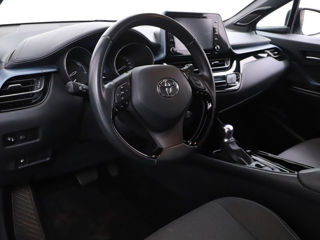 Toyota C-HR foto 10