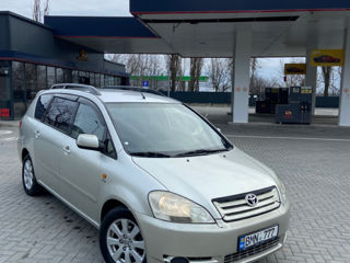 Toyota Avensis Verso