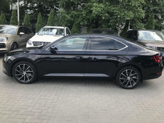 Skoda Superb foto 3