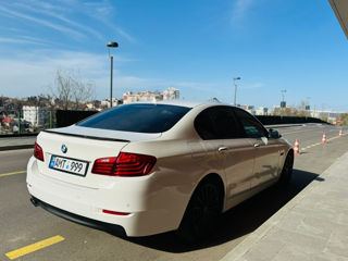 BMW 5 Series foto 2