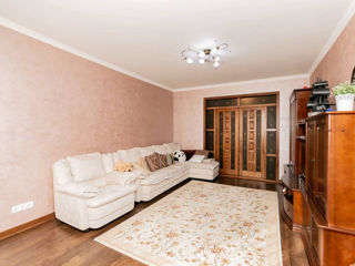 Apartament cu 2 camere, 78 m², Botanica, Chișinău foto 2