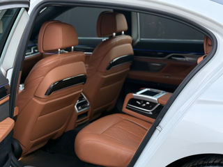 BMW 7 Series foto 12