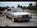 Mercedes Series (W123) foto 1