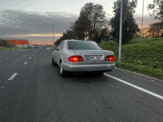 Mercedes E-Class foto 3