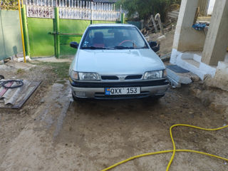 Nissan Sunny foto 8