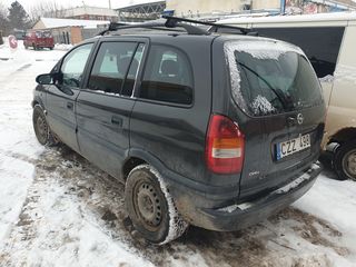 Opel Zafira foto 2