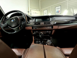 BMW 5 Series foto 7