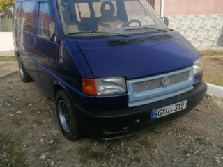 Volkswagen Caravelle foto 4