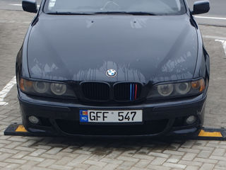 BMW 5 Series foto 2