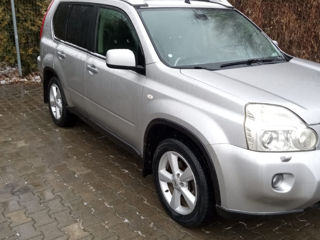 Nissan X-Trail foto 2