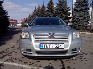 Toyota Avensis Verso foto 5