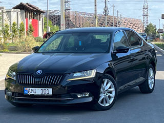 Skoda Superb foto 3