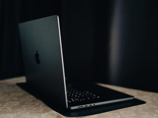 MacBook Pro M1 2021 foto 2