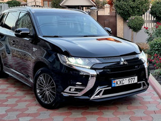 Mitsubishi Outlander foto 2