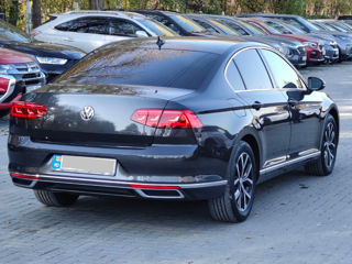 Volkswagen Passat foto 3