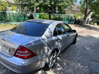 Mercedes C-Class foto 8