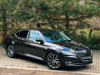 Skoda Superb foto 2