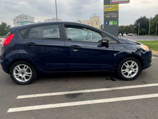 Ford Fiesta foto 5