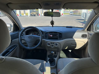 Hyundai Accent foto 8