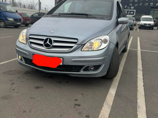 Mercedes B-Class foto 2