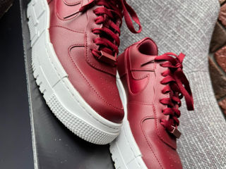 Nike Air Force 1 Pixel Team Red foto 2