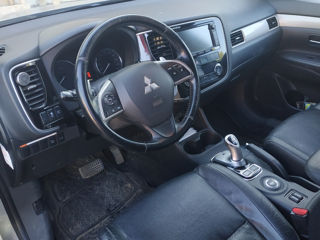 Mitsubishi Outlander foto 6