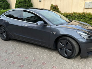 Tesla Model 3 foto 8