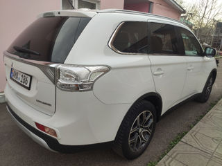 Mitsubishi Outlander foto 4