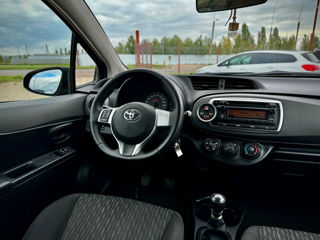 Toyota Yaris foto 13