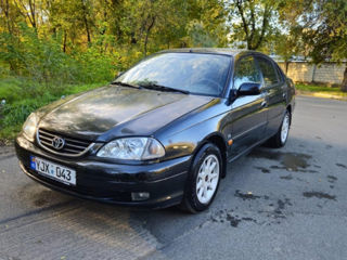 Toyota Avensis foto 4