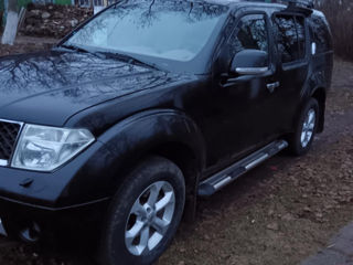 Nissan Pathfinder foto 2