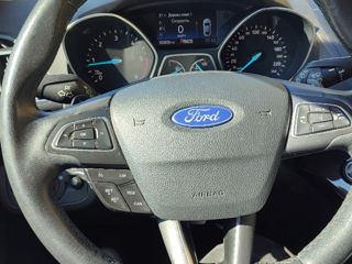 Ford Kuga foto 8