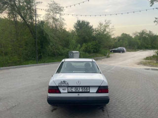 Mercedes Series (W124) foto 2