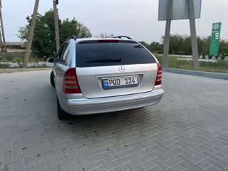 Mercedes C-Class foto 4