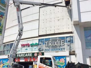 Spălarea geamurilor, vitrine, fațade, bonduri. Instalare banere -servicii Autoturn. foto 7