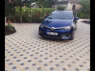 Toyota Auris foto 1